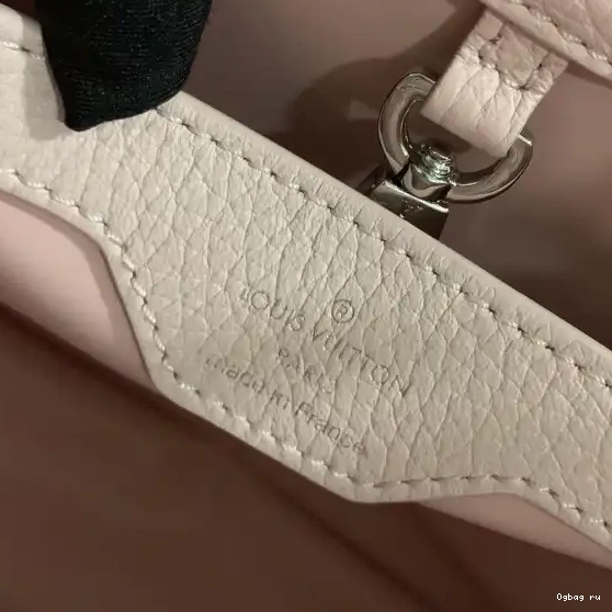 CAPUCINES VUITTON LOUIS BB 0422